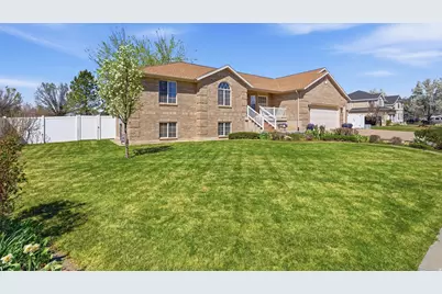 1468 N Flint Meadow Dr W, Kaysville, UT 84037 - Photo 3