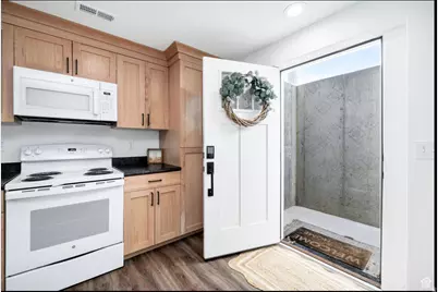 1269 E 500 S, Hyrum, UT 84319 - Photo 23