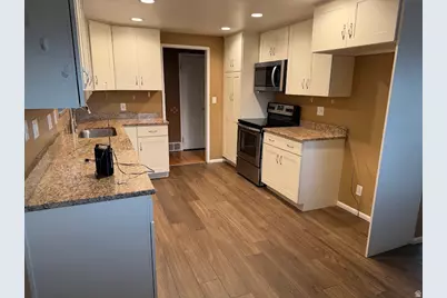 7346 S Cottonwood St, Midvale, UT 84047 - Photo 3