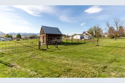 9205 S 100 E, Paradise, UT 84328 - Photo 33