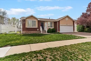 1433 W Pebblecreek Dr, Layton, UT 84041 - Photo 1