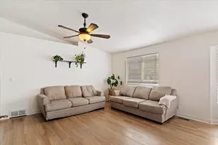 1433 W Pebblecreek Dr, Layton, UT 84041 - Photo 7