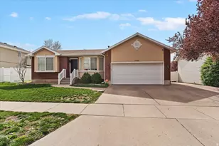 1433 W Pebblecreek Dr, Layton, UT 84041 - Photo 3