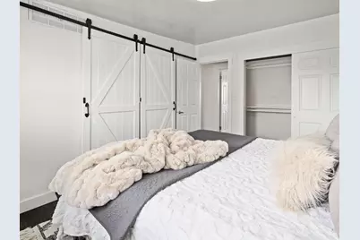 586 E Wasatch Dr N, Layton, UT 84041 - Photo 23