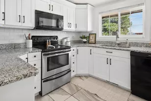 586 E Wasatch Dr N, Layton, UT 84041 - Photo 19