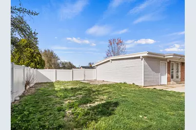 586 E Wasatch Dr N, Layton, UT 84041 - Photo 35