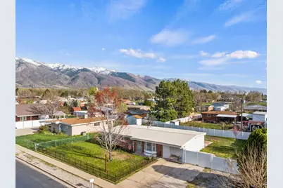 586 E Wasatch Dr N, Layton, UT 84041 - Photo 3