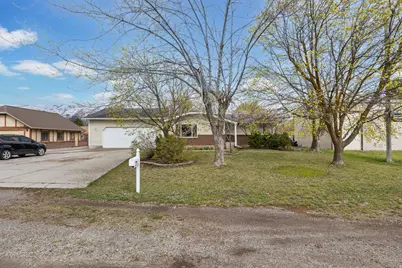 151 S 400 E, Hyrum, UT 84319 - Photo 5