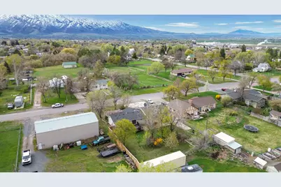 151 S 400 E, Hyrum, UT 84319 - Photo 35