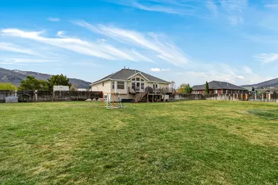 2444 N Sierra Dr, Eden, UT 84310 - Photo 33