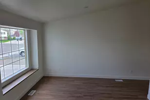 2023 N 1615 W, Clinton, UT 84015 - Photo 13