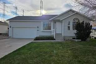 2023 N 1615 W, Clinton, UT 84015 - Photo 3