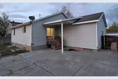 2023 N 1615 W, Clinton, UT 84015 - Photo 41