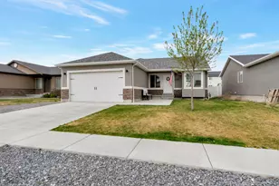 1357 E Skip St, Eagle Mountain, UT 84005 - Photo 3