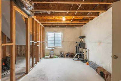 3233 W 2500 N, Clinton, UT 84015 - Photo 31