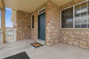 449 E Apple Blossom Ln, Pleasant Grove, UT 84062 - Photo 3