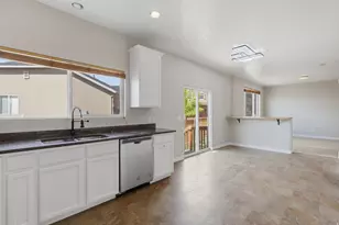 449 E Apple Blossom Dr, Pleasant Grove, UT 84062 - Photo 13