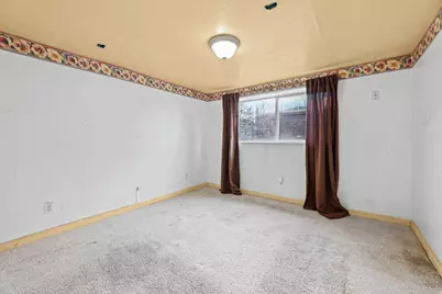 325 W Princeton Dr, Midvale, UT 84047 - Photo 17