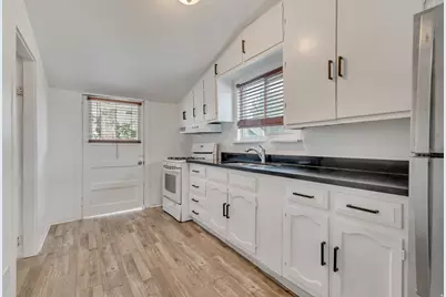 8831 S 400 E, Sandy, UT 84070 - Photo 11