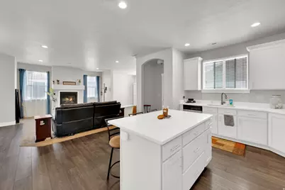 7082 W Oromia View Dr, West Valley, UT 84128 - Photo 3