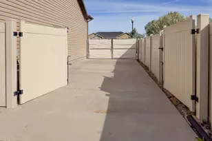 2679 W 2500 N, Clinton, UT 84015 - Photo 31