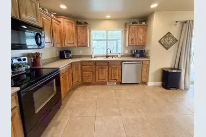 2679 W 2500 N, Clinton, UT 84015 - Photo 7