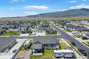 4764 N Gunsight Peak Dr, Eagle Mountain, UT 84005 - Photo 31