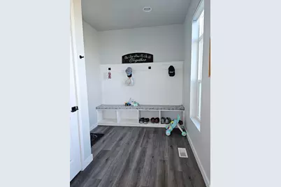 2422 S Blue Water Ln, Saratoga Springs, UT 84045 - Photo 15