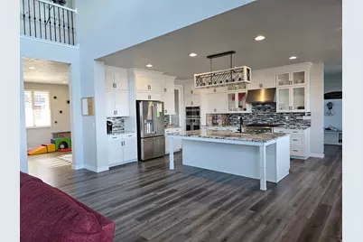 2422 S Blue Water Ln, Saratoga Springs, UT 84045 - Photo 9