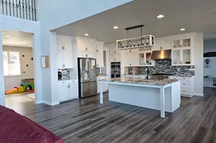 2422 S Blue Water Ln, Saratoga Springs, UT 84045 - Photo 9