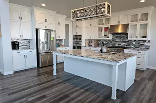 2422 S Blue Water Ln, Saratoga Springs, UT 84045 - Photo 7