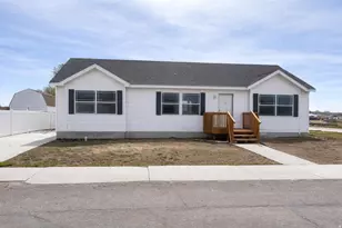710 Ash St, Wellington, UT 84542 - Photo 1