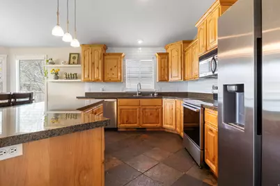 1872 S 2265 W, Syracuse, UT 84075 - Photo 11