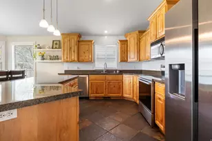 1872 S 2265 W, Syracuse, UT 84075 - Photo 11