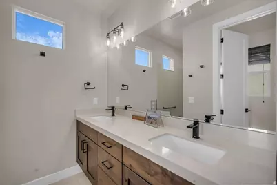 1559 W Firepit Dr, Saint George, UT 84770 - Photo 21