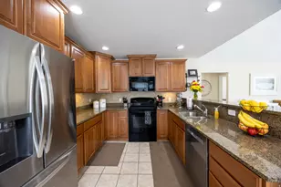 907 W 1840 S, Syracuse, UT 84075 - Photo 11