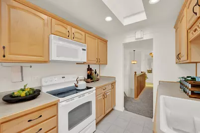 1047 E Eastgate Rd S, Murray, UT 84117 - Photo 11