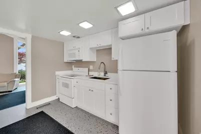 1047 E Eastgate Rd S, Murray, UT 84117 - Photo 43