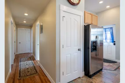 2315 E 6600 S, Cottonwood Heights, UT 84121 - Photo 25