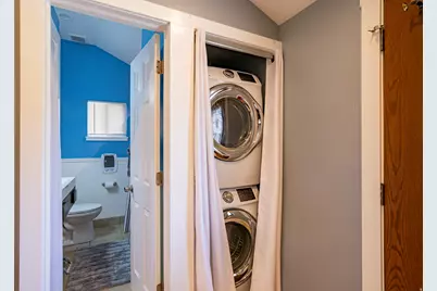 2315 E 6600 S, Cottonwood Heights, UT 84121 - Photo 35