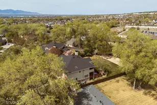 1209 E Bear Holw Cv, Draper, UT 84020 - Photo 75