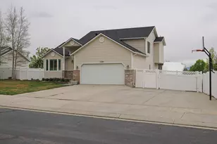 7335 S Quartz Hill Dr, West Jordan, UT 84081 - Photo 3
