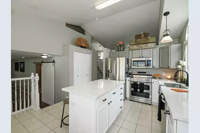 7335 S Quartz Hill Dr, West Jordan, UT 84081 - Photo 13