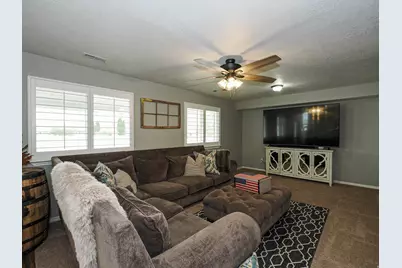 7335 S Quartz Hill Dr, West Jordan, UT 84081 - Photo 17