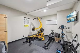 819 N Juniperpoint Dr, Salt Lake City, UT 84103 - Photo 37