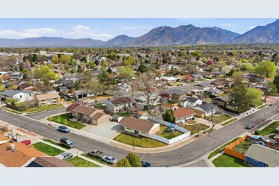 9609 S Tj Dr E, Sandy, UT 84070 - Photo 33