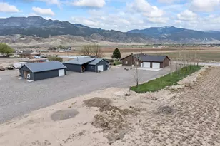 1165 E Austin Dr, Elsinore, UT 84724 - Photo 89