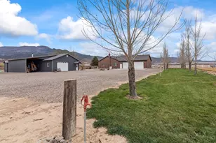 1165 E Austin Dr, Elsinore, UT 84724 - Photo 61