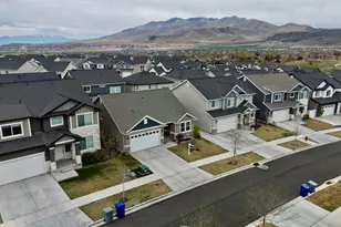 128 N Foxmoor Way, Saratoga Springs, UT 84045 - Photo 3