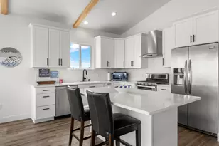 831 W Sunrise Cir, Garden City, UT 84028 - Photo 15